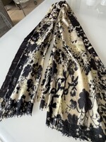 Nagyon finom, selyem és gyapjú összetételű, Vienna márkájú sál, 180 x 62 cm