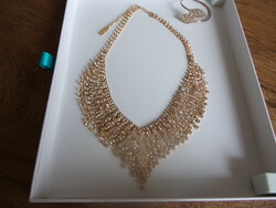 Meseszép strassz colié ,strassz hajgyűrűvel