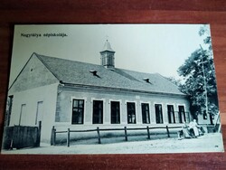 Régi képeslap, Nagytálya népiskolája, "Baross" Eger kiadás, postatiszta, kb. 1910-20 közötti
