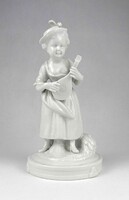 1Y405 Antik festetlen német porcelán figura - Kislány lanttal 18.6 cm