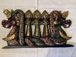 Nagy méretű Mexikói fa faragás gyönyörű élénk színekkel festve sárkányok és királylányok.