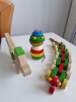 3db fa játék állatfigura nagyon jó állapotban, dínó 23x11x2cm, béka 12x6cm, százlábú 24x6,5cm