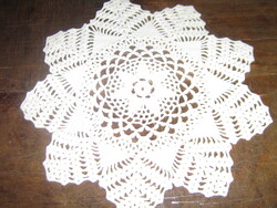 Csodaszép horgolt kerek fehér csipke terítő