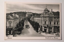 Képeslap, Miskolc, Erzsébet tér az Avassal, Margit fényképészet Márton Jenő felvétel.
