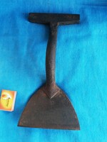 BÁDOGOS ÜLLŐ HAJLÍTÓ