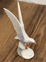 HOLLÓHÁZI PORCELÁN SIRÁLY FIGURA – KÉZZEL FESTETT, RETRO (1960–70-es évek)