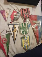 10db retró focis  asztalizászló fellelt állapotban