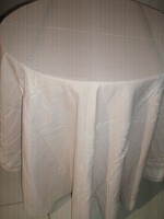 Csodaszép barokk virág mintás rózsaszínű ovális damaszt terítő