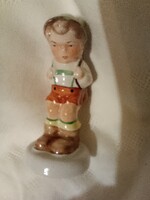 Puskás fiú nipp figurális porcelán