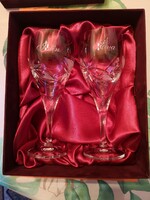 Ólom kristály gravirozott boros pohár Éva és Iván felirattal párban, bordó dísz dobozban egyben