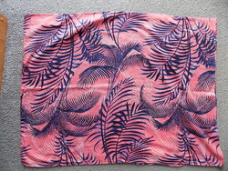 Újszerű, nagyméretű strandkendő