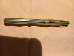 18 K-os aranyhegyű Parker töltőtoll