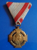 Ferenc József Katonai jubileumi kereszt 1908 saját eredeti szalagján,