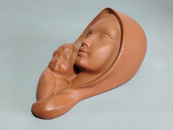 Jelzett Terrakotta Anya gyermekével szobor ALKUDHATÓ