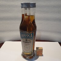 Retro múzeális háromnyakú márka vermouth hibátlan gyűjteményből szocreál ital