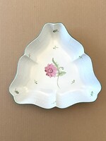 HERENDI PORCELÁN, HÁROMSZÖG ALAKÚ, FESTETT VIRÁGOS KÍNÁLÓ TÁL 24 X 24 CM