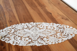 Antik álomszép vert csipke terítő asztalterítő asztalközép vitrin terítő virág minta 62 x 25