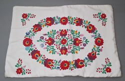 Gazdagon hímzett kalocsai díszpárna huzat 53 x 38 cm.