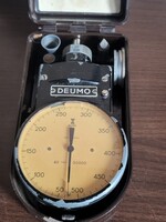 DEUMO mechanikus fordulatszám- és sebességmérő – Német ipari műszer, tokban