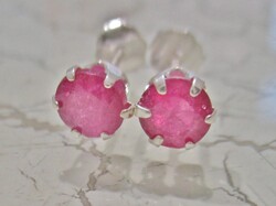 Kézműves ezüst fülbevaló valódi szép rubinokkal
