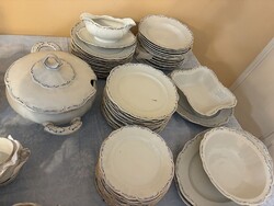 Zsolnay étkészlet, szolid (barokkos)  mintával