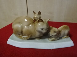 Zsolnay porcelán macska figura, három cicával. Jókai