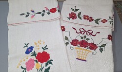 2 darab hímzett lenvászon törlő kendő