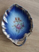 Krone PM Martinroda NDK levél alakú kínáló tálka, kobalt-arany díszítéssel.