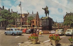 1959–1962 körüli holland városi képeslap – Peugeot 403, Simca Aronde, VW Bogár – eredeti bélyeggel