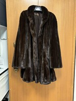 Női, középhosszú, barna LISKA nercbunda. Bp. XI.