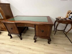 Oroszlánlábas antik íróasztal