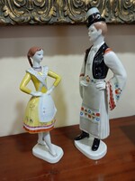 Hollóházi porcelán menyecske és betyár pár – népviseletes figurák.A tökéletes Nàszajàndèk!