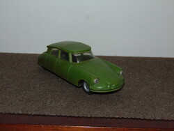 Lemezárugyári lendkerekes Citroen