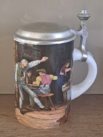 Porcelán jelenetes ón fedeles korsó