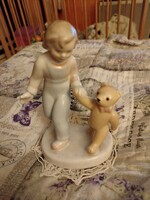 Hollóházi és Aqincum porcelánok , a képen látható állapotban eladó. Örökség, én nem tudom hová tenni