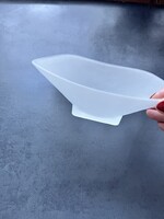 Modern szögletes tejüveg kínáló