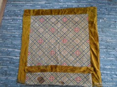 Antik faliszőnyeg, falikárpit terítő, hímzett 105 * 105 cm