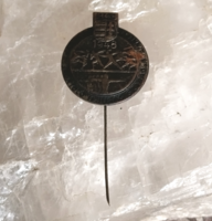 Tildy Kossuth címeres 1948 MAGYAR SPORTOLÓ IFJUSÁG SZABADSÁG ÜNNEPE jelvény kitúzö