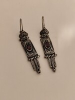 Régi ezüst fülbevaló gránáttal