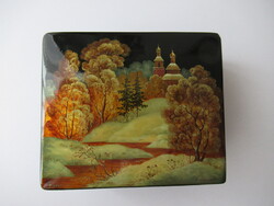 Gyönyörű, kézzel festett orosz lakkdoboz (Fedoskino)