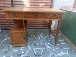 Vintage íróasztal