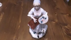Román figurális porcelán hölgy bárányal.