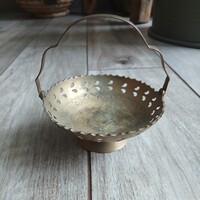 Áttört régi réz kínáló kosár/tálka (12x11,5 cm)