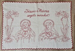 ,,Jézus Mária segíts minket!” – Antik szentképes hímzett falvédő (80x54 cm)