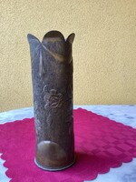 Dekorált réz ágyú hüvely 25x8,5 cm.