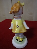Bodrogkeresztúri mázas kerámia figura, katicabogaras kislány, magassága 12,5 cm. Jókai