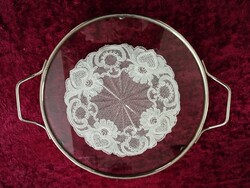 Szép üveg tálca tüll díszítéssel gömb lábakon