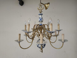 Antik delfti kék porcelán testű 12 karú patinás réz flamand csillár + 12 darab új gyertya izzó