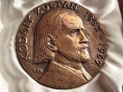 Kodály Zoltán 1882-1967 bronz plakett Szabó Gábor alkotása dobozban