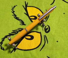 Rotring golyóstoll.